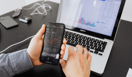 Testing newsletter layout across devices for quality assurance